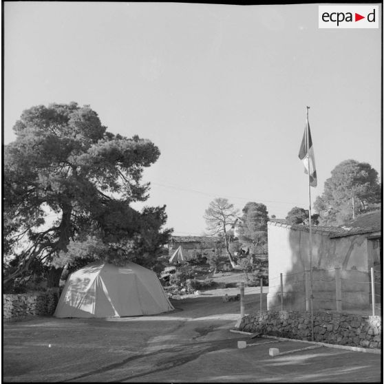Le campement du 5e bataillon de tirailleurs algériens (BTA) à Aïn Terzine (secteur d'Aumale).