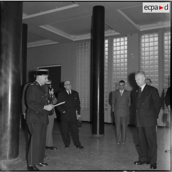 Allocution du colonel Daviron directeur du service social.