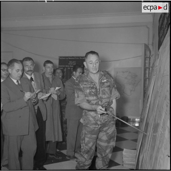 Portrait du lieutenant-colonel Bigeard.