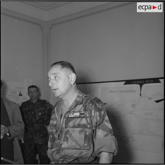 Portrait du lieutenant-colonel Bigeard.