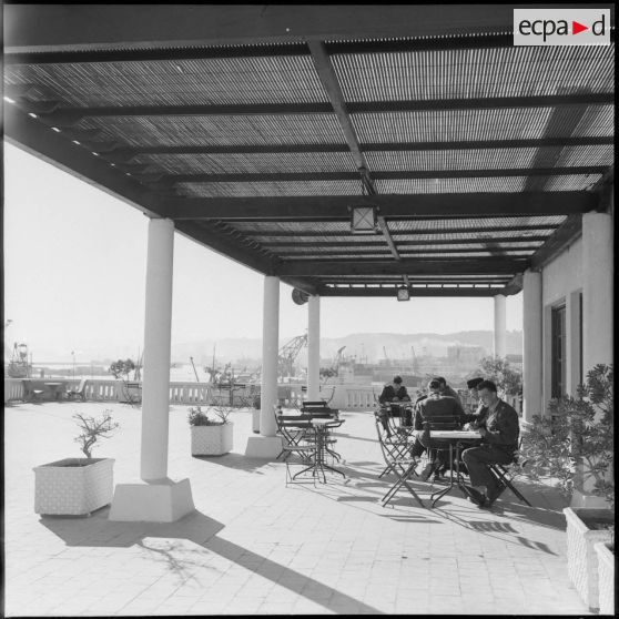 Vue de la terrasse du centre militaire de détente interarmée d'Alger.