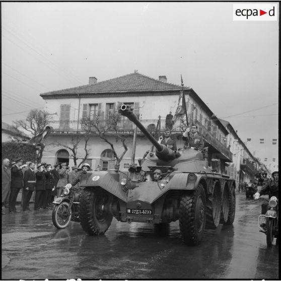 Défilé motorisé, Médéa.
