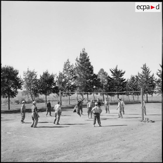 Moment de loisirs au 20e BCP, Bled-es-Souani.