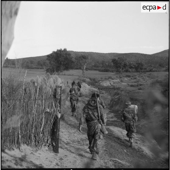 Patrouille à pied du 43e BIC.