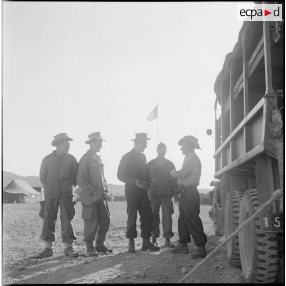 Un groupe de militaires du 19e régiment du génie (RG), département de Batna.