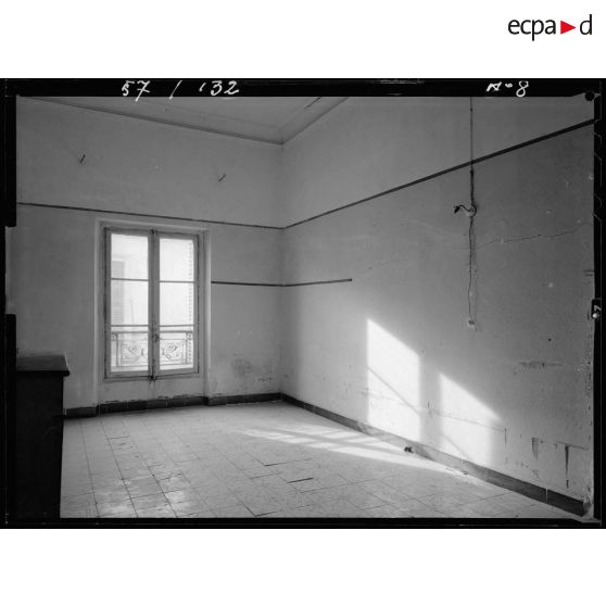 Une pièce la direction de l'Intendance.