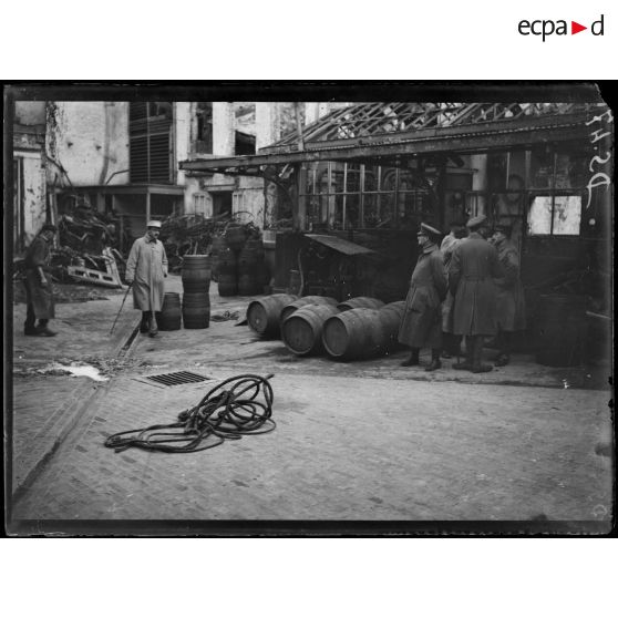 Dunkerque (Nord). Bombardement de la ville par les avions ennemis. Brasserie Amblard, 20 rue de l'Abreuvoir. [légende d'origine]