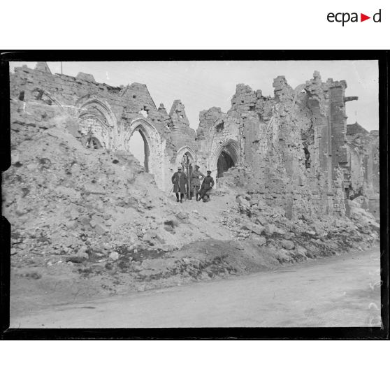 Lassigny (Oise). L'église. [légende d'origine]