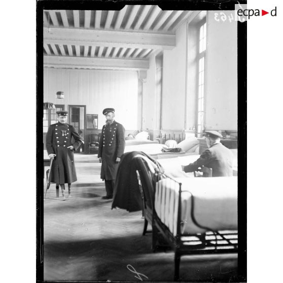 Un dortoir de l'hôpital des Invalides. [légende d'origine]