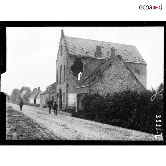 Entrée du village de Loo en Belgique. [légende d'origine]