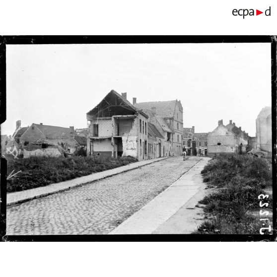 Entrée du village de Loo en Belgique. [légende d'origine]