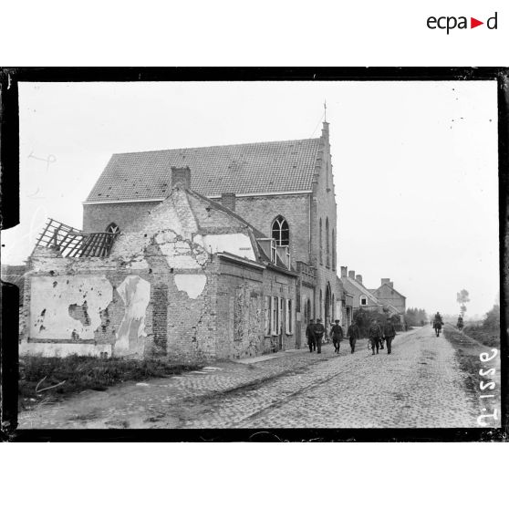Un coin du village de Loo en Belgique. [légende d'origine]