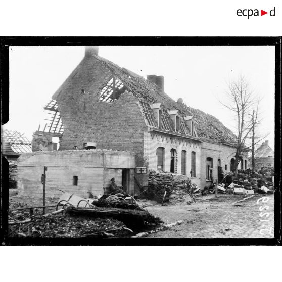 Poste de secours devant le village de Kaaskerke en Belgique. [légende d'origine]