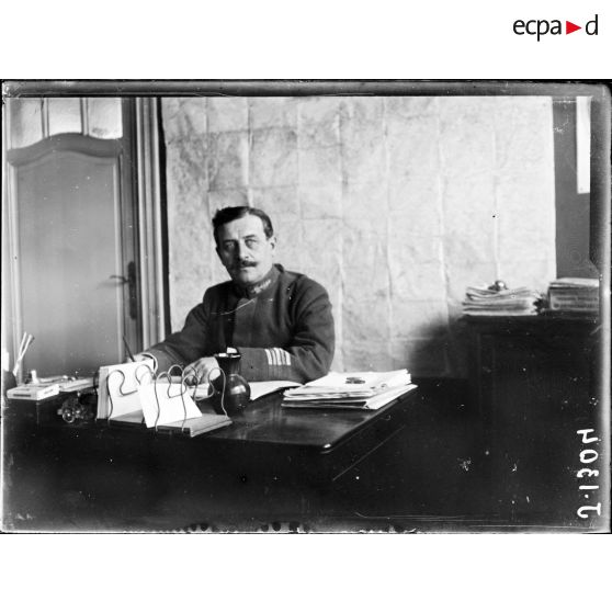 La Panne, Belgique, le colonel Génie, chef de la mission française. [légende d'origine]