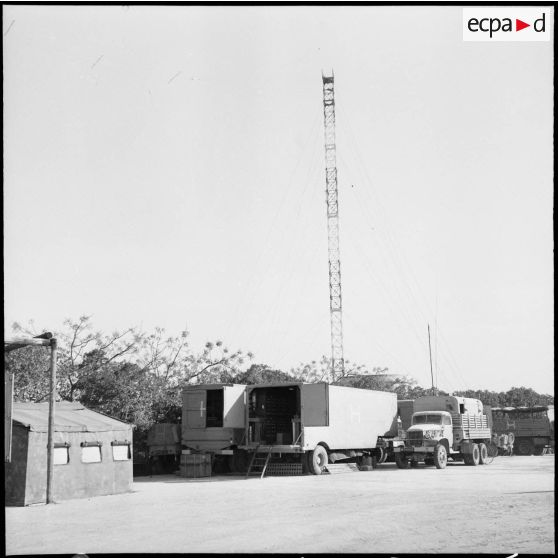 Vue d'ensemble de remorques-atelier.