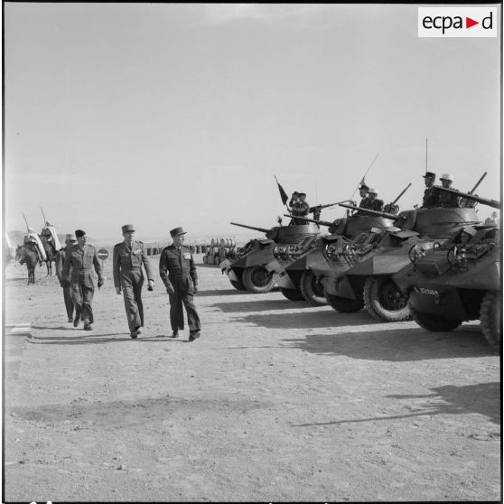 Les généraux Salan et Allard.