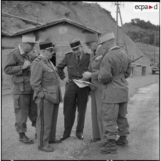 Un groupe d'autorités.