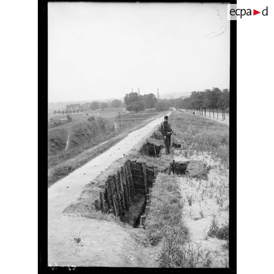 Abri en roseaux. [légende d'origine]