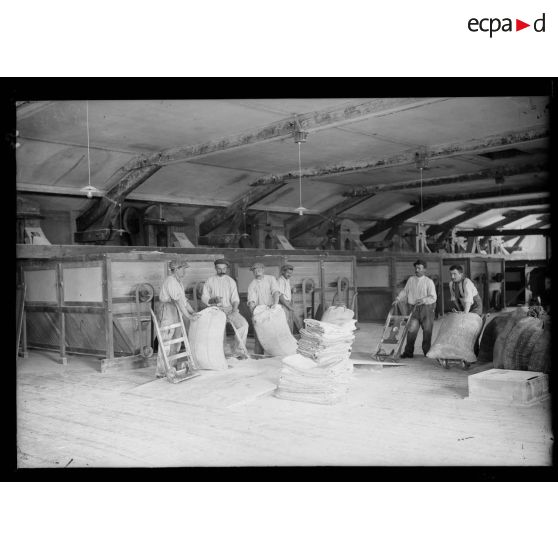 Moulin de Javel, le remplissage des moulins. [légende d'origine]