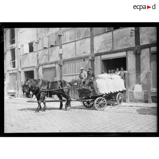 Départ des sacs de farine depuis le moulin de Javel. [légende d'origine]