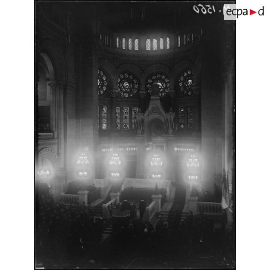 Cérémonie commémorative en l'honneur des engagés volontiares israëlites morts pour la patrie. [légende d'origine]