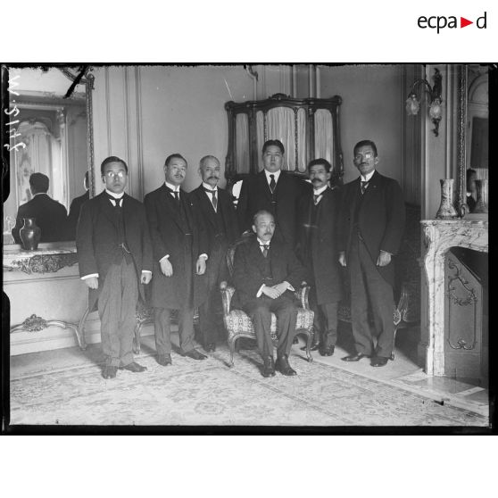 Paris, les délégués japonais de la conférence économique des Alliés. [légende d'origine]