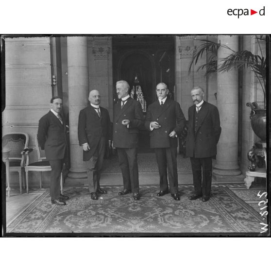 La délégation italienne à la conférence économique des Alliés à Paris. [légende d'origine]