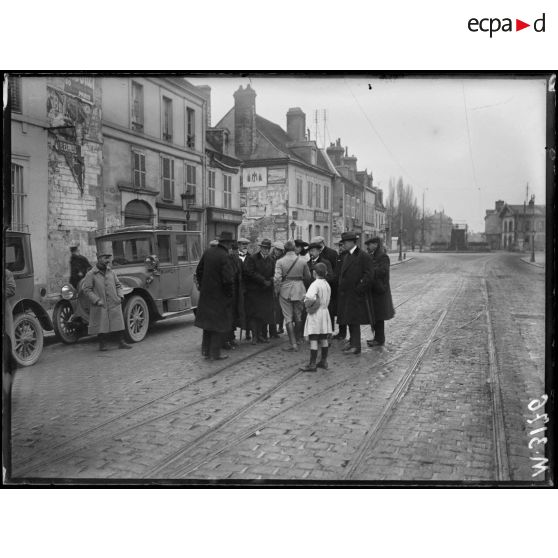 Reims, rue du Faubourg de Paris. [légende d'origine]