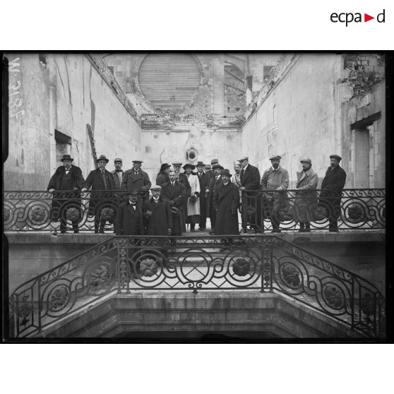 Reims, la visite de la délégation suisse à l'hôpital civil. [légende d'origine]