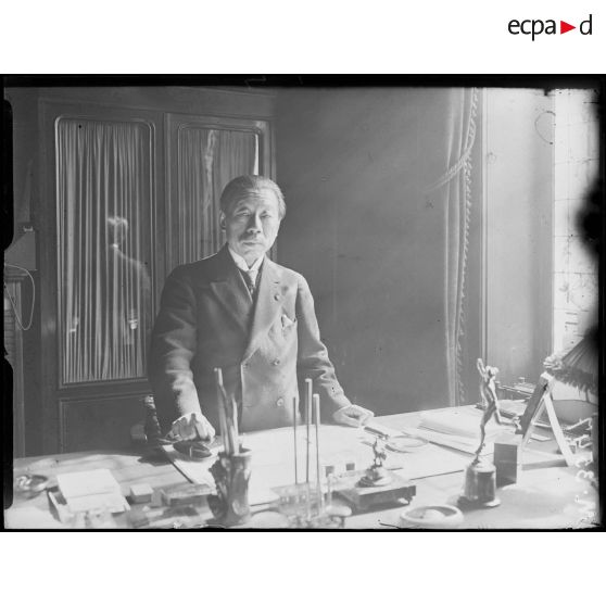 Paris, Son Excellence Hoo-Wei-Teh. [légende d'origine]