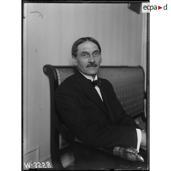 Paris, Monsieur Guillermo Camacho, ambassadeur de Colombie. [légende d'origine]