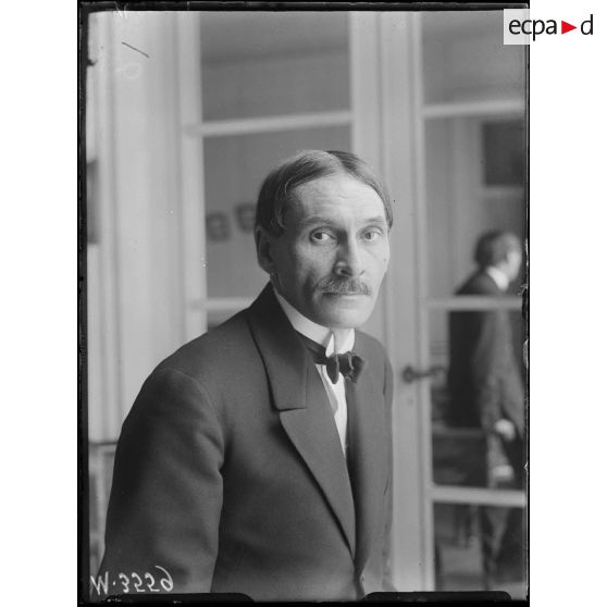 Paris, Monsieur Guillermo Camacho, ambassadeur de Colombie. [légende d'origine]