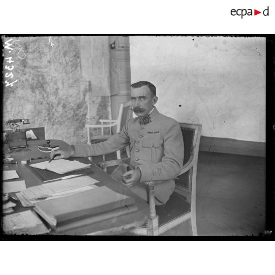 Compiègne, colonel de l'état-major du général Pétain. [légende d'origine]