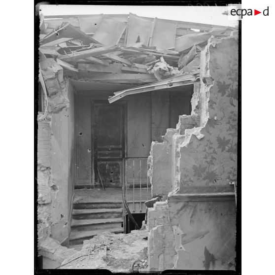 Paris, bombardement par canon du 24 mars 1918, dégâts 109 rue Manin. [légende d'origine]