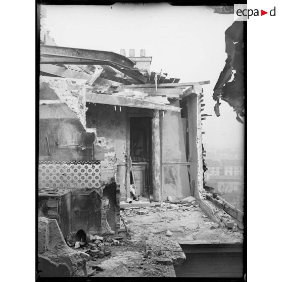 Paris, bombardement par canon du 24 mars 1918, dégâts 109 rue Manin. [légende d'origine]