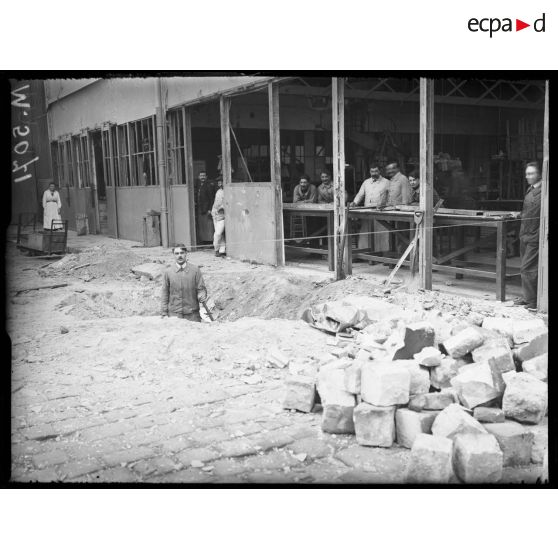 Paris, bombardement par canon du 16 avril 1918. Usine Schneider, rue François Bonvin (5h50). [légende d'origine]