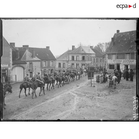 Région de Montmirail, la mission américaine du Labour Party regarde passer des dragons. [légende d'origine]