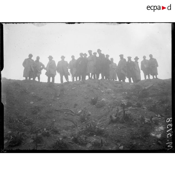 Fort de Souville, visite de la mission américaine. [légende d'origine]