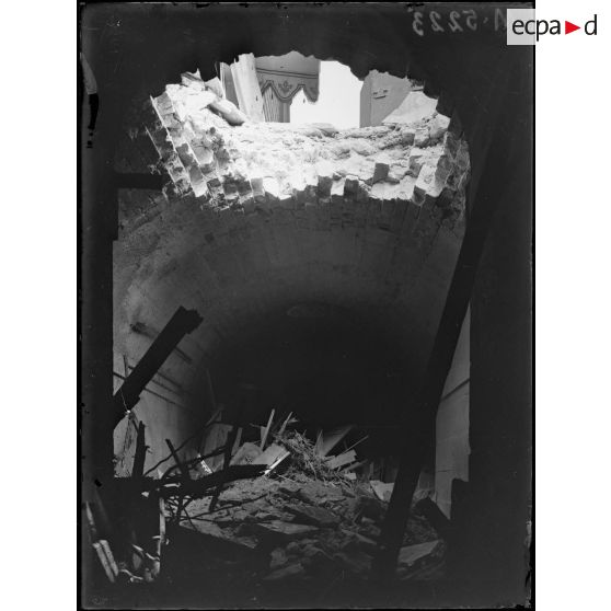 Paris, bombardement par canon le 30 mai 1918. [légende d'origine]