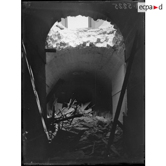 Paris, bombardement par canon le 30 mai 1918. [légende d'origine]