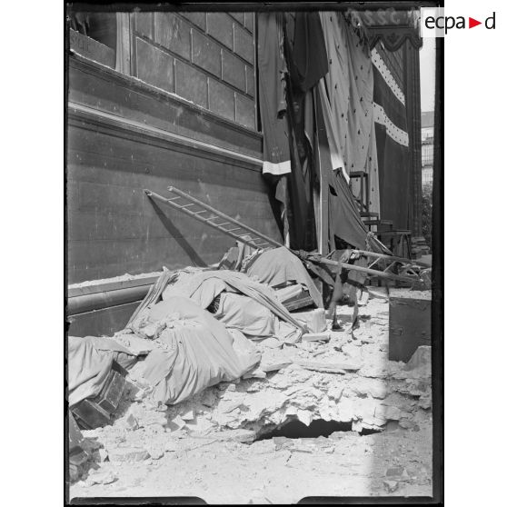 Paris, bombardement par canon le 30 mai 1918. [légende d'origine]