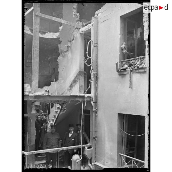 Paris, obus tombés le 10 juin 1918. [légende d'origine]