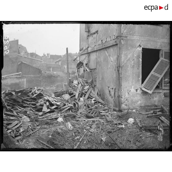 Bombes tombées sur Paris pendant la nuit du 15 au 16 janvier 1918. [légende d'origine]