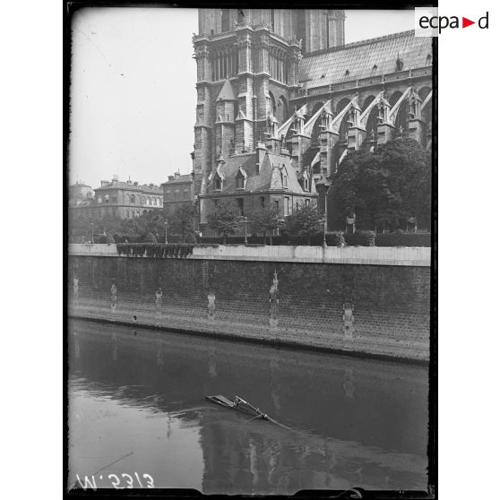 Paris, bombardement pars avions dans la nuit du 27 au 28 juin 1918. [légende d'origine]