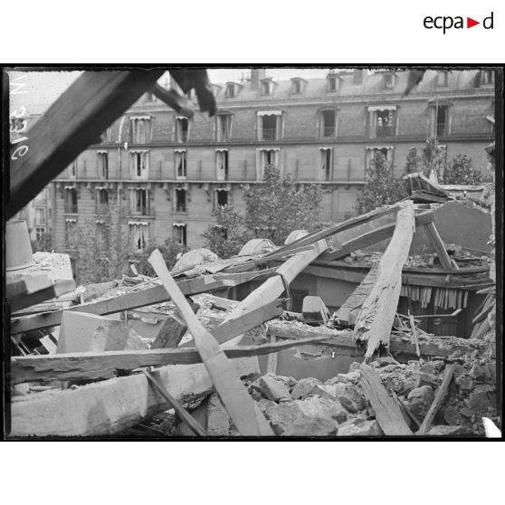Paris, bombardement pars avions dans la nuit du 27 au 28 juin 1918. [légende d'origine]
