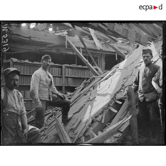 Paris, bombardement pars avions dans la nuit du 27 au 28 juin 1918. [légende d'origine]