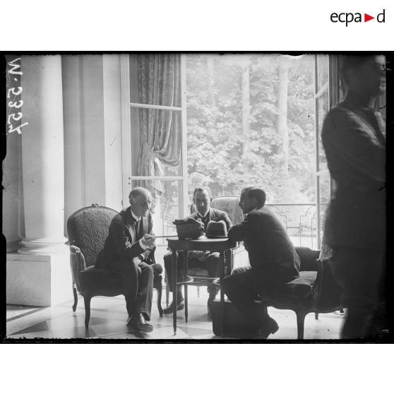 Conférence interalliées, monsieur Macklay (tonnage des alliés). [légende d'origine]