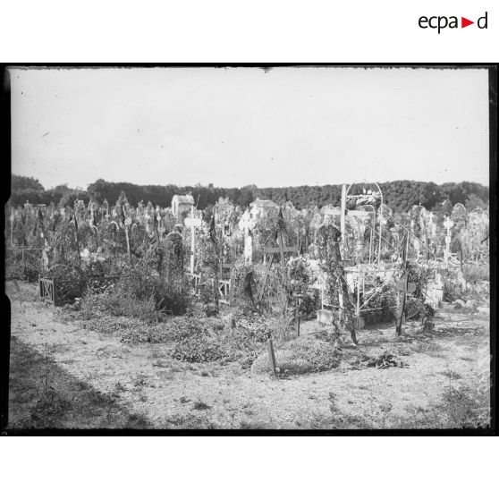 Ivry-sur-Seine, cimetière. [légende d'origine]