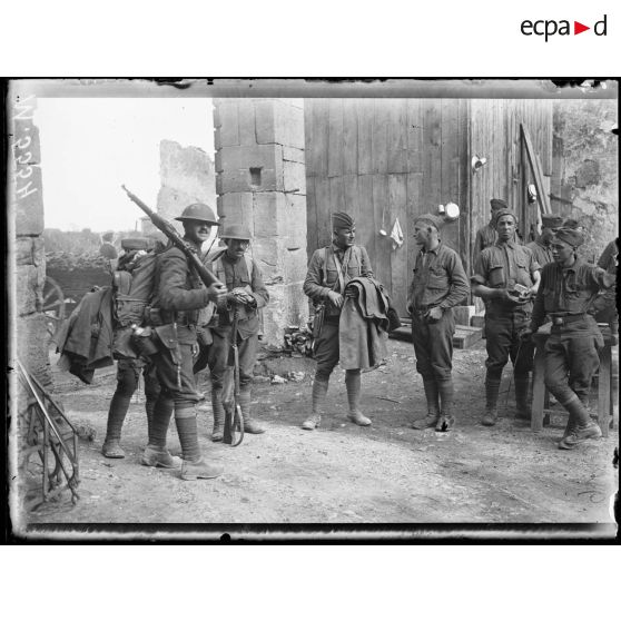 Louppy-le-Château, campement de repos du 109e d'infanterie américaine. [légende d'origine]