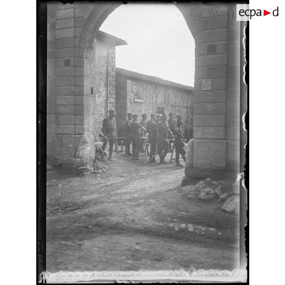 Louppy-le-Château, campement de repos du 109e d'infanterie américaine. [légende d'origine]